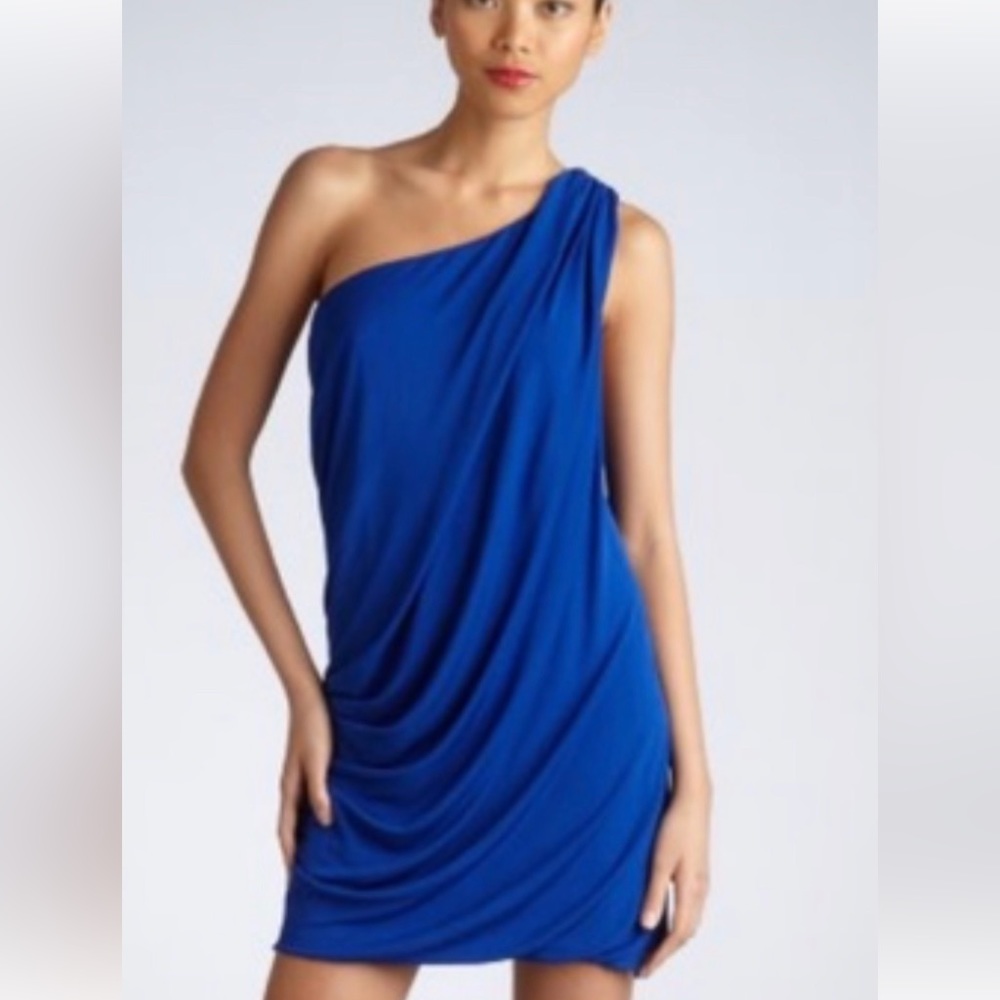 Cut 25 marine dress size 2, never worn before